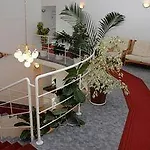 Ket Korona Konferencia Es Wellness Hotell