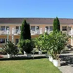 Ket Korona Konferencia Es Wellness Hotel