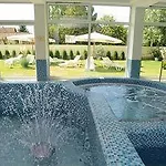 Ket Korona Konferencia Es Wellness Hotel