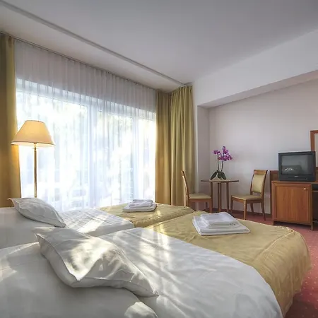 Szálloda Két Korona Konferencia és Wellness Balatonszarszo