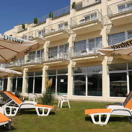 Ket Korona Konferencia Es Wellness 4* Balatonszarszo