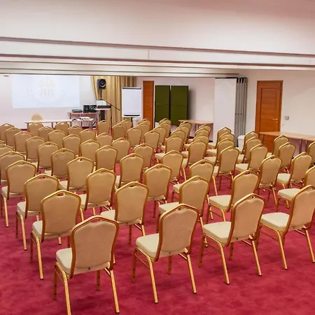 Két Korona Konferencia és Wellness Hotel