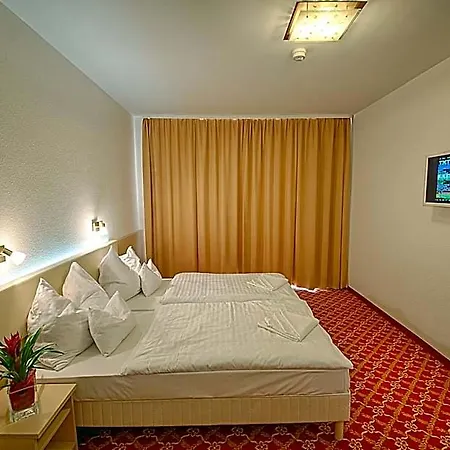 Hotel Ket Korona Konferencia Es Wellness