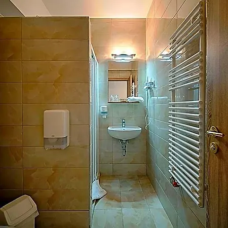 Ket Korona Konferencia Es Wellness 4* Balatonszarszo