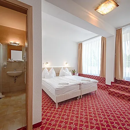 Szálloda Két Korona Konferencia és Wellness Balatonszarszo