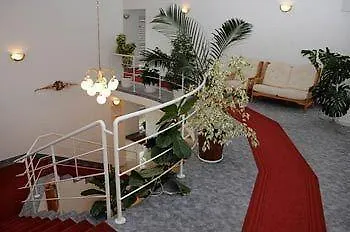 Ket Korona Konferencia Es Wellness Hotel