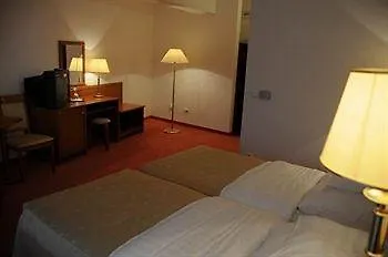 Ket Korona Konferencia Es Wellness Hotell Balatonszarszo