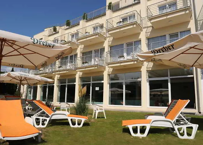 Ket Korona Konferencia Es Wellness 4* Балатонсарсо