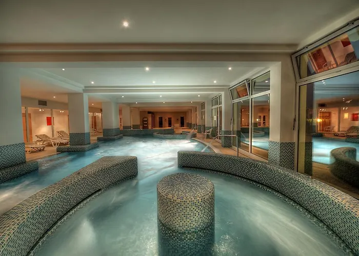 Ket Korona Konferencia Es Wellness 4*