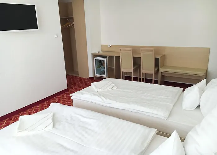 Ket Korona Konferencia Es Wellness ホテル