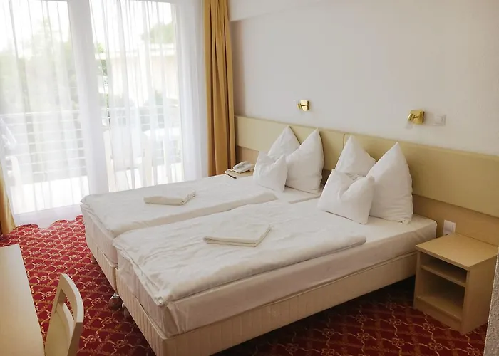 Ket Korona Konferencia Es Wellness Отель