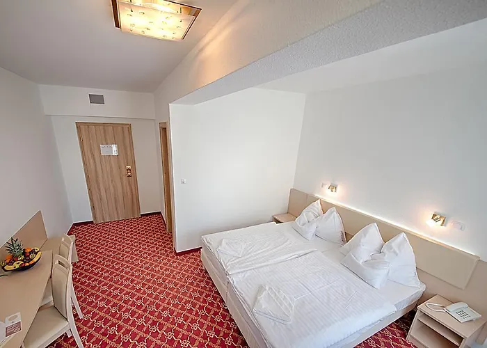 Отель Ket Korona Konferencia Es Wellness