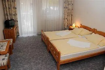 Két Korona Konferencia és Wellness Hotel Balatonszarszo