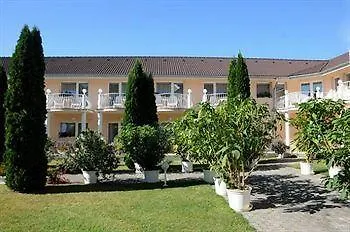 Ket Korona Konferencia Es Wellness Отель