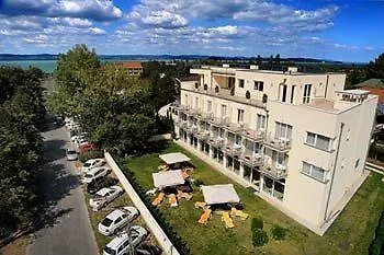 Ket Korona Konferencia Es Wellness 4* Балатонсарсо