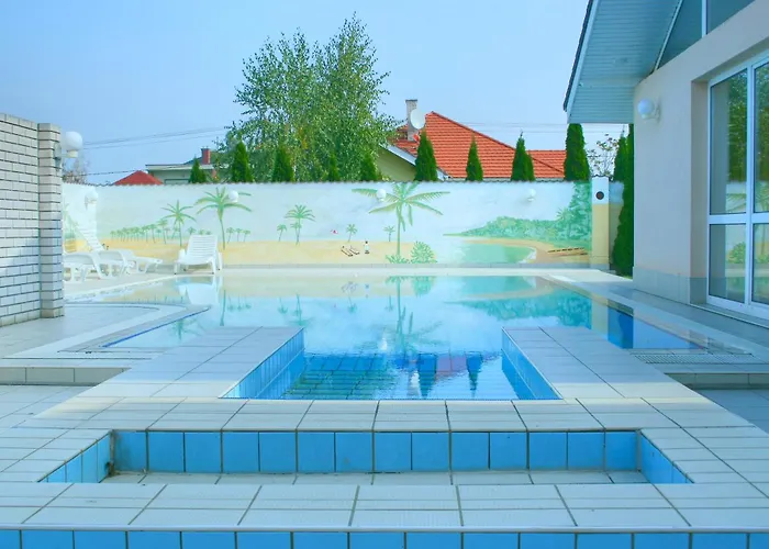 Ket Korona Konferencia Es Wellness ホテル 4*