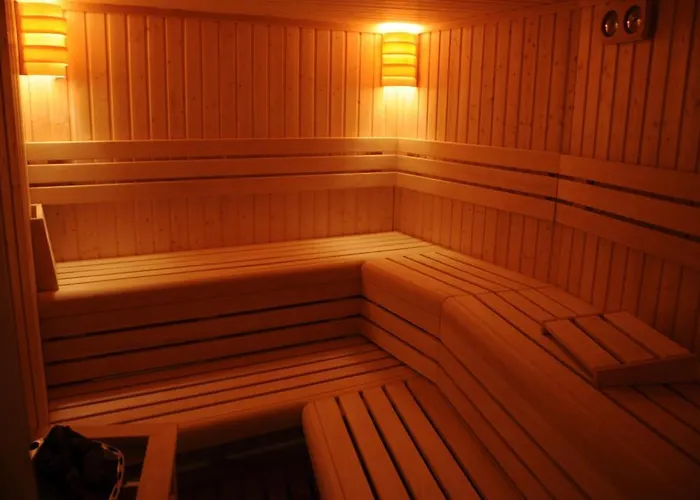 Ket Korona Konferencia Es Wellness 4* Балатонсарсо