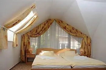 Ket Korona Konferencia Es Wellness ホテル